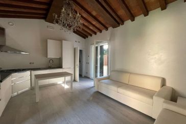 Foto Casa Bi/Trifamiliare Rif.AF389 in affitto-stagionale situato a Forte dei Marmi