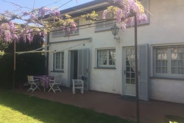 Foto Villa Rif.AF276 in affitto-stagionale situato a Forte dei Marmi