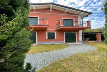 Foto Villa Rif.AF405 in affitto-stagionale situato a Forte dei Marmi