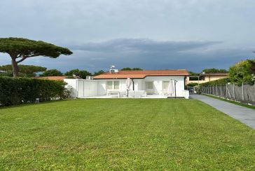 Foto Villa Rif.AF023 in affitto-stagionale situato a Forte dei Marmi