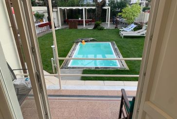 Foto Villa con Piscina Rif.AF017 in affitto-stagionale situato a Forte dei Marmi