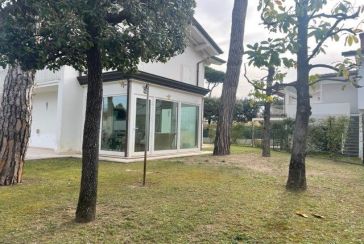 Foto Villa Rif.F959 in vendita situato a Forte dei Marmi